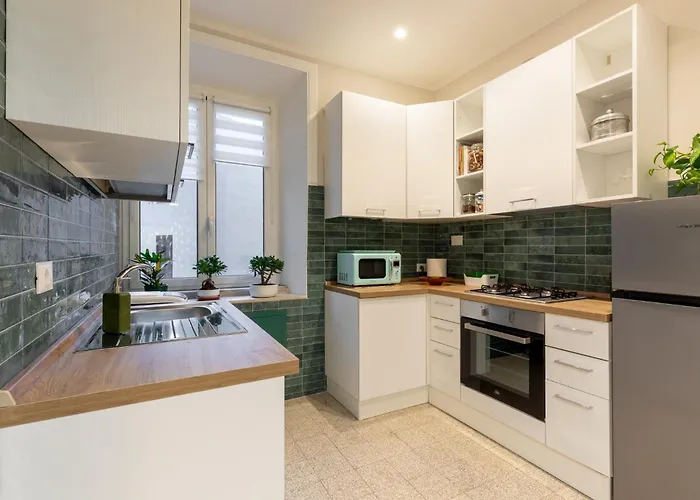 Brick & Arch Daire Roma